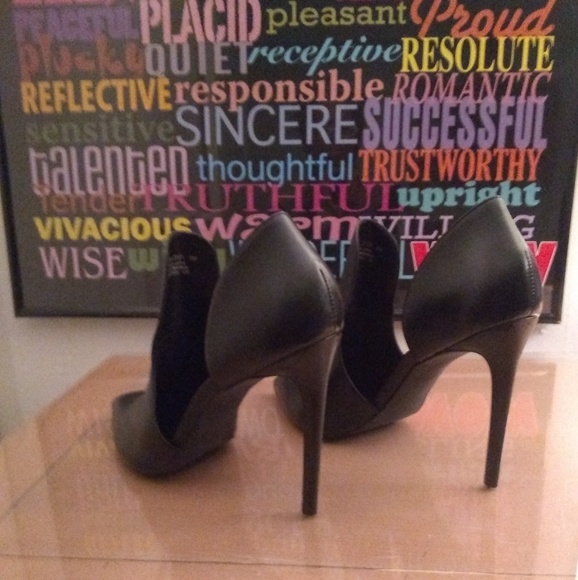 Steve Madden Shoes - Super Sexy Steve Madden pumps!.